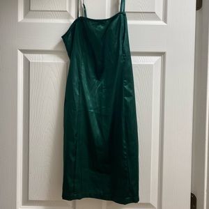 Emerald green mini dress size 4, pretty little thing brand